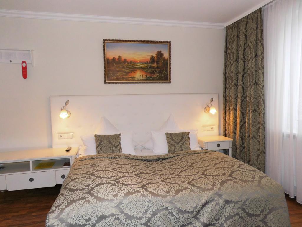 Aparthotel Guzulka & Restaurant Berlin Dış mekan fotoğraf