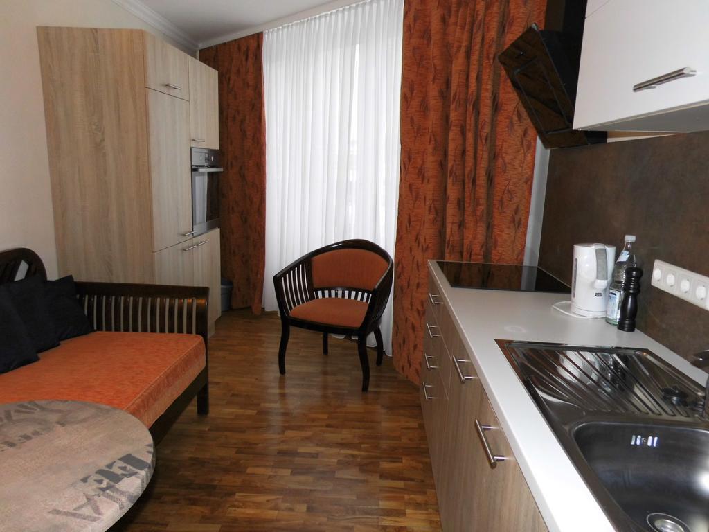 Aparthotel Guzulka & Restaurant Berlin Dış mekan fotoğraf