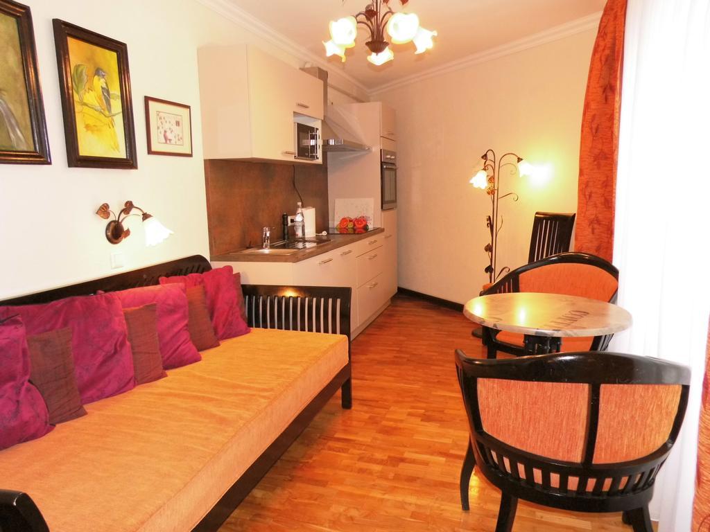Aparthotel Guzulka & Restaurant Berlin Dış mekan fotoğraf