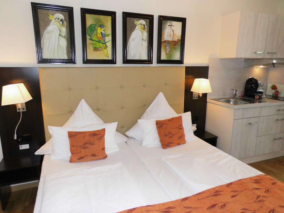 Aparthotel Guzulka & Restaurant Berlin Dış mekan fotoğraf